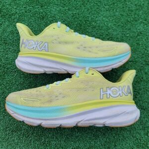 Hoka One One Clifton 9 - Women's running shoes - Size 8B